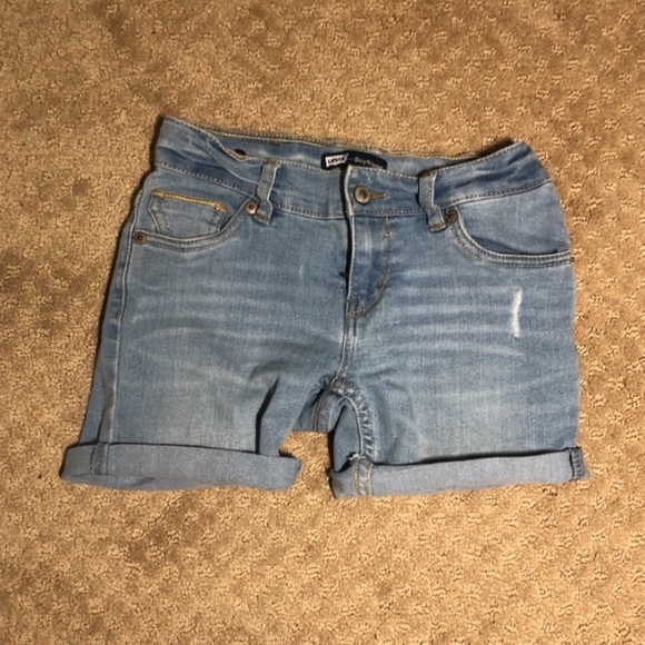 Levi Boyfriend Jeans Shorts - Picture 3 of 4